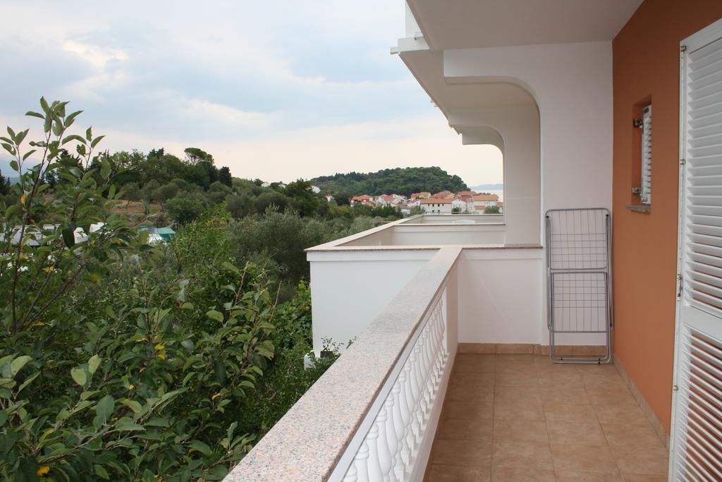 Apartments Sandra Palit Exterior foto